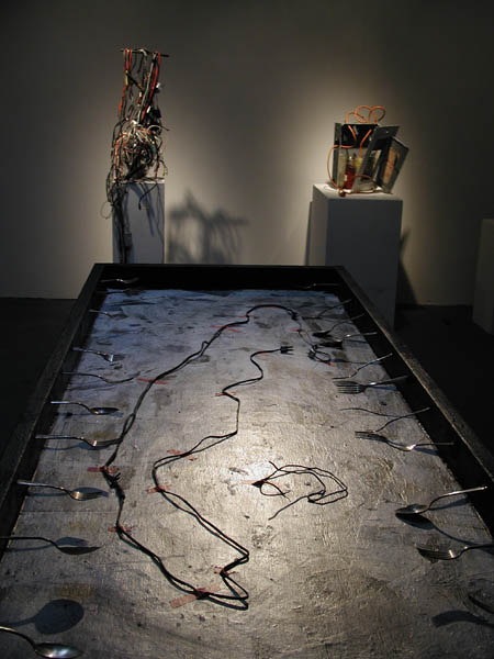 comiendonos.JPG (47878 bytes)