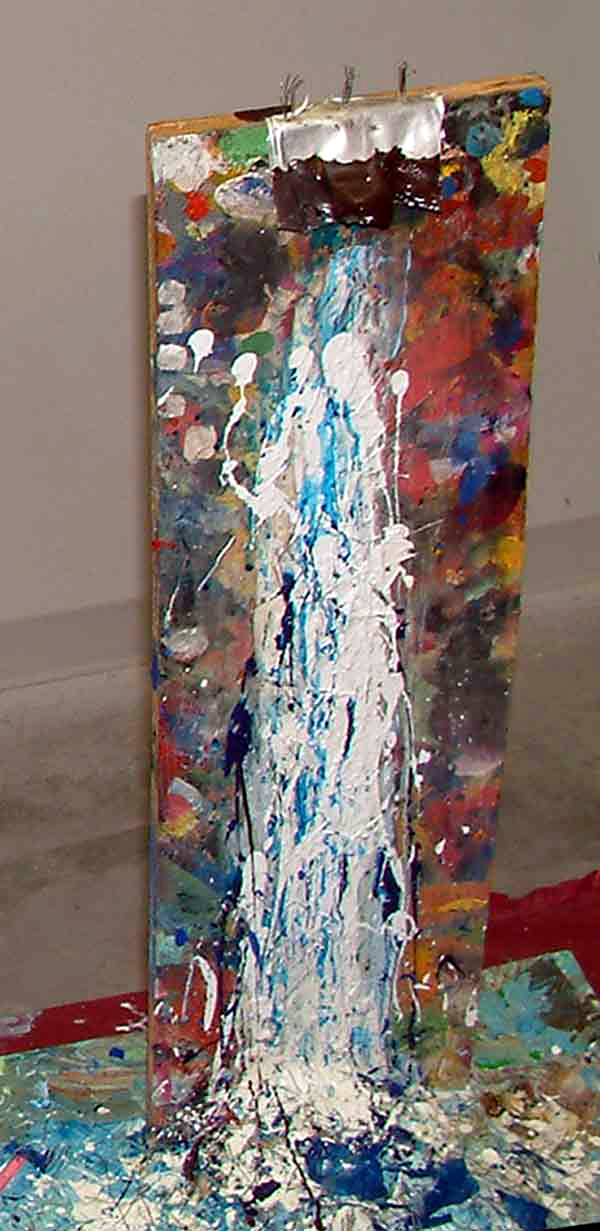 cascade-detaila-.jpg (374457 bytes)