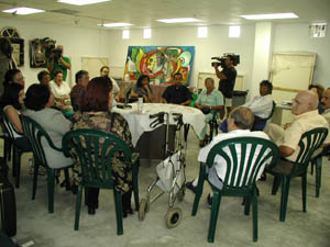 talking.JPG (24773 bytes)